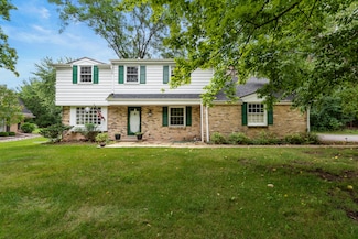 14625 Club Dr, Elm Grove, WI 53122