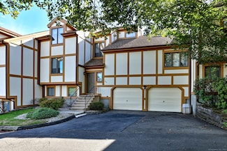 690 Forest Rd Unit 702, West Haven, CT 06516