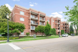 100 N Gary Ave Unit 304, Wheaton, IL 60187
