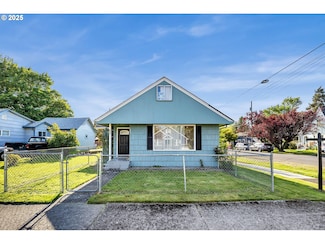 807 N 8th Ave, Kelso, WA 98626
