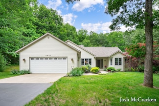 3221 Bewell Ave SE, Lowell, MI 49331