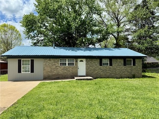 339 N Davis St, Pea Ridge, AR 72751