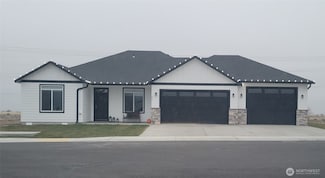 1196 8th Ave NE, Ephrata, WA 98823