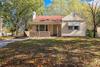 1909 E Cherry Street Ct, Springfield, MO 65802