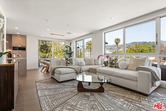 728 N Sweetzer Ave Unit 401, West Hollywood, CA 90069