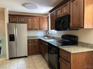 8925 Monsanto Dr, Cincinnati, OH 45231