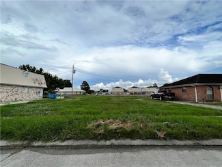 3711-13 E Richelieu Ct, Chalmette, LA 70043