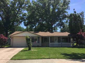 3310 Varsity Ln, Fort Wayne, IN 46805