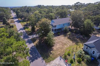 127 NW 25th St, Oak Island, NC 28465
