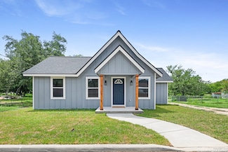 304 Westmeyer, Poth, TX 78147