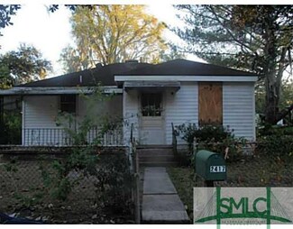 2417 Larkin Ave, Savannah, GA 31404