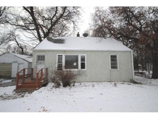 2090 2090 Hillview Rd, Mounds View, MN 55112