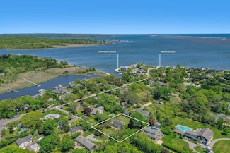 5 Argyle Rd, East Quogue, NY 11942