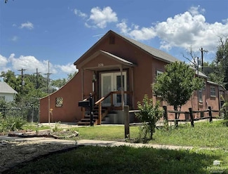 226 Clarke St, Clay Center, KS 67432