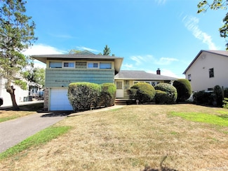 1474 Stephen Marc Ln, East Meadow, NY 11554