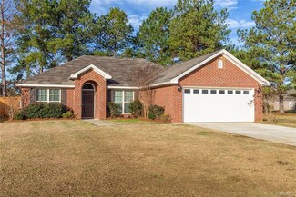 145 Charleston Dr, Elmore, AL 36025