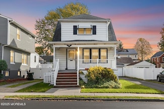 40 Ling St, Fords, NJ 08863