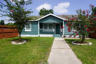 6803 6th St, Hitchcock, TX 77563