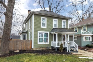827 Lafayette St, Aurora, IL 60505