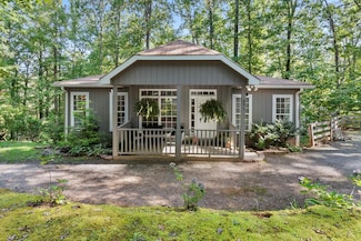 571 Shady Grove Ln, Hayesville, NC 28904