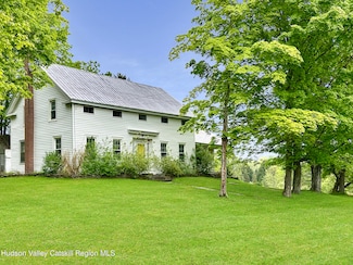 4028 County Route 26, Greenville, NY 12083