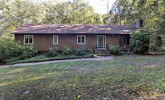 28 Rock Hill Rd, Woodbridge, CT 06525
