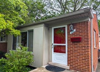 701 Betty Lane Dr, Inkster, MI 48141