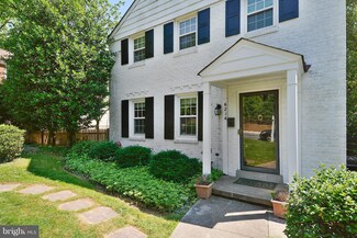 6214 Greentree Rd, Bethesda, MD 20817