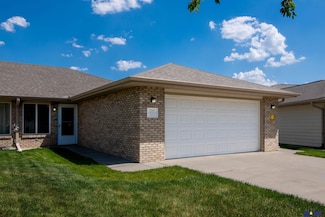2141 Kingswood Cir, Lincoln, NE 68521
