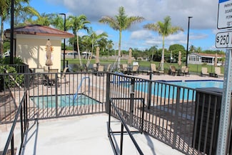 6162 Seashore Dr, Atlantis, FL 33462