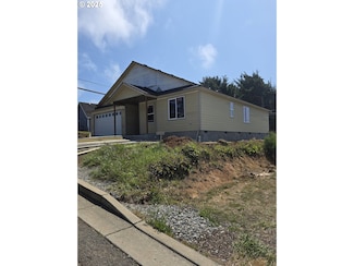 30302 Driftwood Dr, Gold Beach, OR 97444