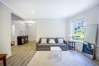 12 Colbourne Crescent Unit 1, Brookline, MA 02445