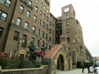 37-21 80th St Unit 6K, Jackson Heights, NY 11372