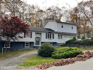9105 Belvedere Rd, Tobyhanna, PA 18466