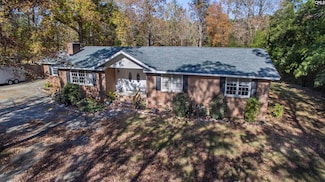 540 Lakeshore Dr, Chapin, SC 29036