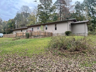 1215 Arrowhead Ln, Cave City, AR 72521