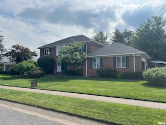13 Jacobs Ln, Jacksonville, IL 62650
