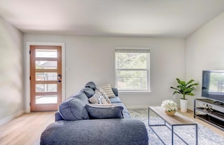 1205 Hollow Creek Dr Unit 202, Austin, TX 78704