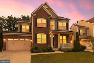 8008 Hubble Dr, Lanham, MD 20706