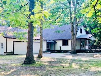 711 Division St, Eastlake, MI 49626