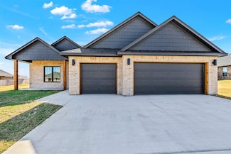 5867 Tadpole Dr, Elgin, OK 73538