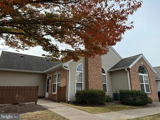14 Woolsey Ct, Pennington, NJ 08534