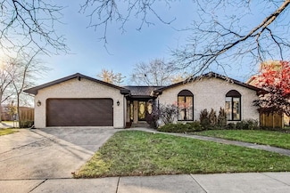 802 Prairie Lawn Rd, Glenview, IL 60025