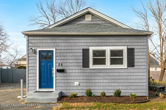 28 York Ave, Port Monmouth, NJ 07758
