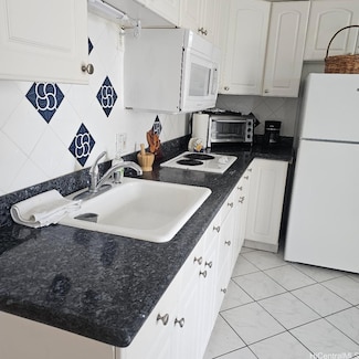 2440 Kuhio Ave Unit 803, Honolulu, HI 96815