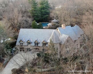 701 Provencal Dr, Burr Ridge, IL 60527