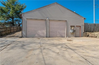 924 N Park Ave, Independence, MO 64050