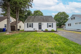 221 Brockett St, Newington, CT 06111