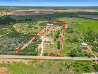 2561 County Road 3000, Pearsall, TX 78061