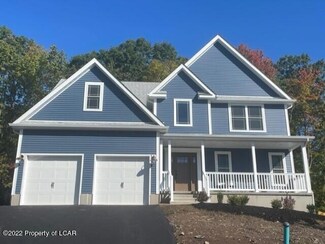 94 Aleksander Blvd, Mountain Top, PA 18707